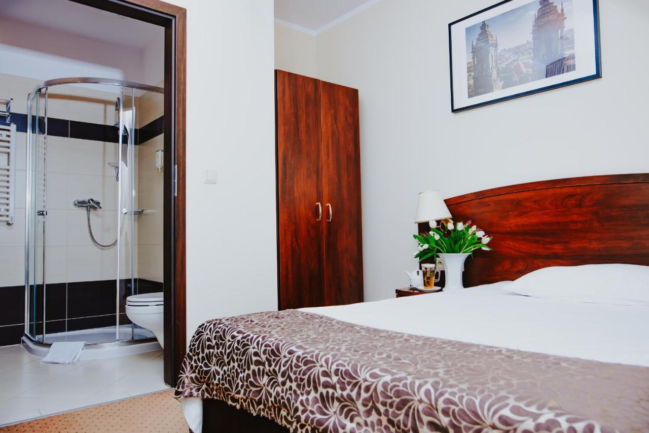 Hotel Korel Познань Экстерьер фото