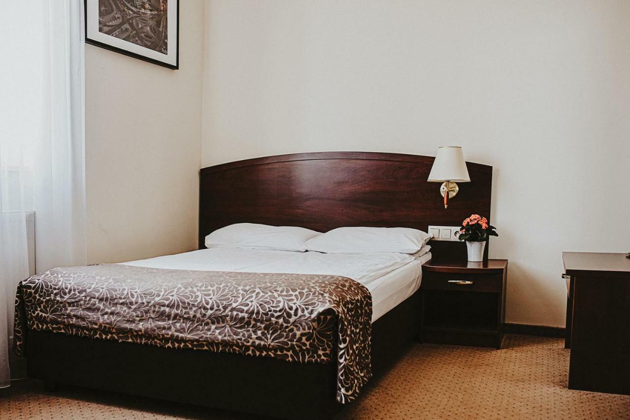 Hotel Korel Познань Экстерьер фото